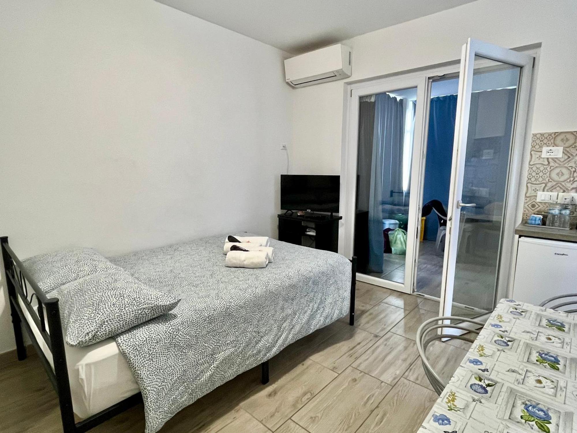 Il Gattino Di Porto - Apt 3 - Monolocale Veranda Piscina 임페리아 외부 사진